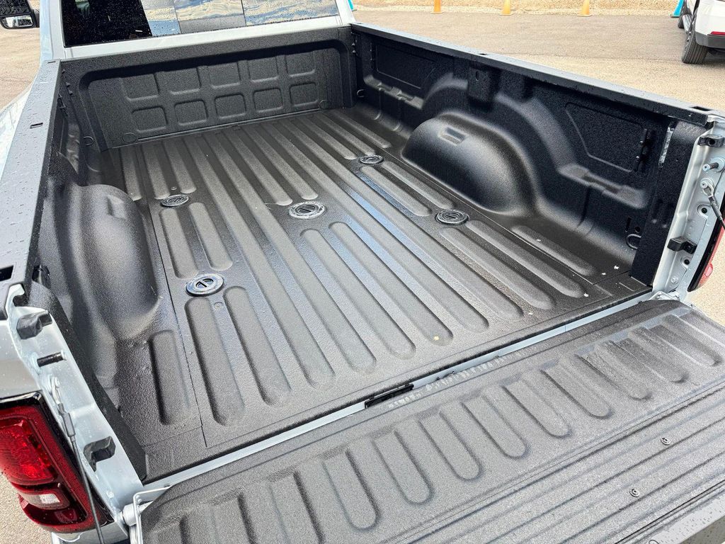 2026 RAM 3500 TRADESMAN CREW CAB 4X4 8' BOX photo 9