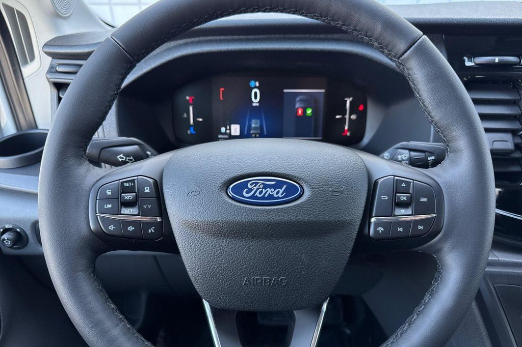 صورة مصغرة 23 لـ 2026 FORD TRANSIT-350 XLT