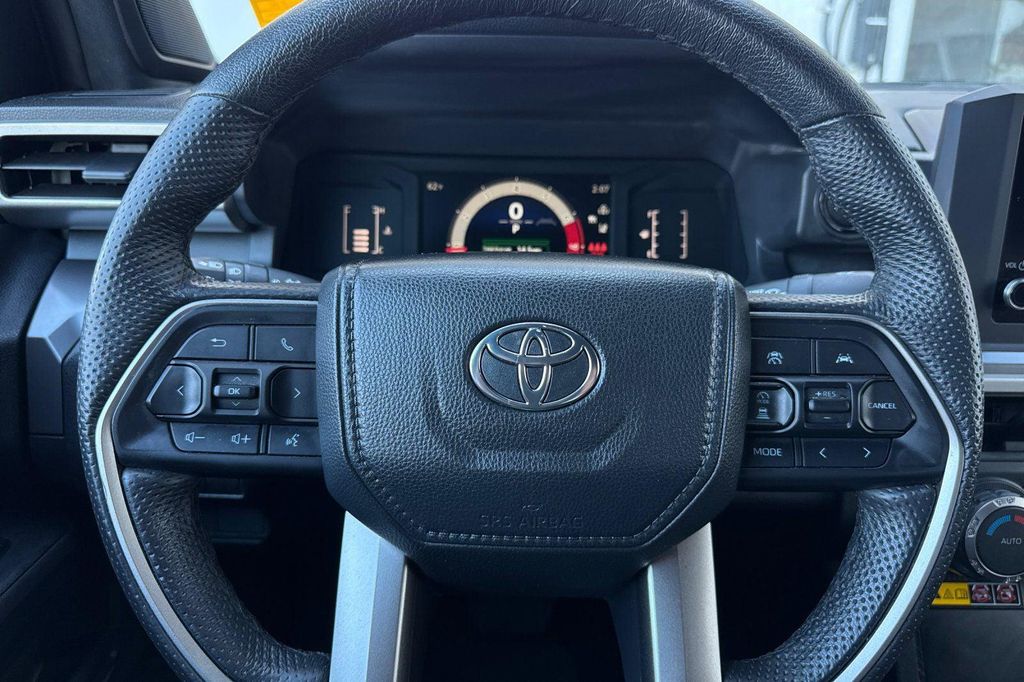 صورة مصغرة 23 لـ 2024 Toyota TACOMA SR5