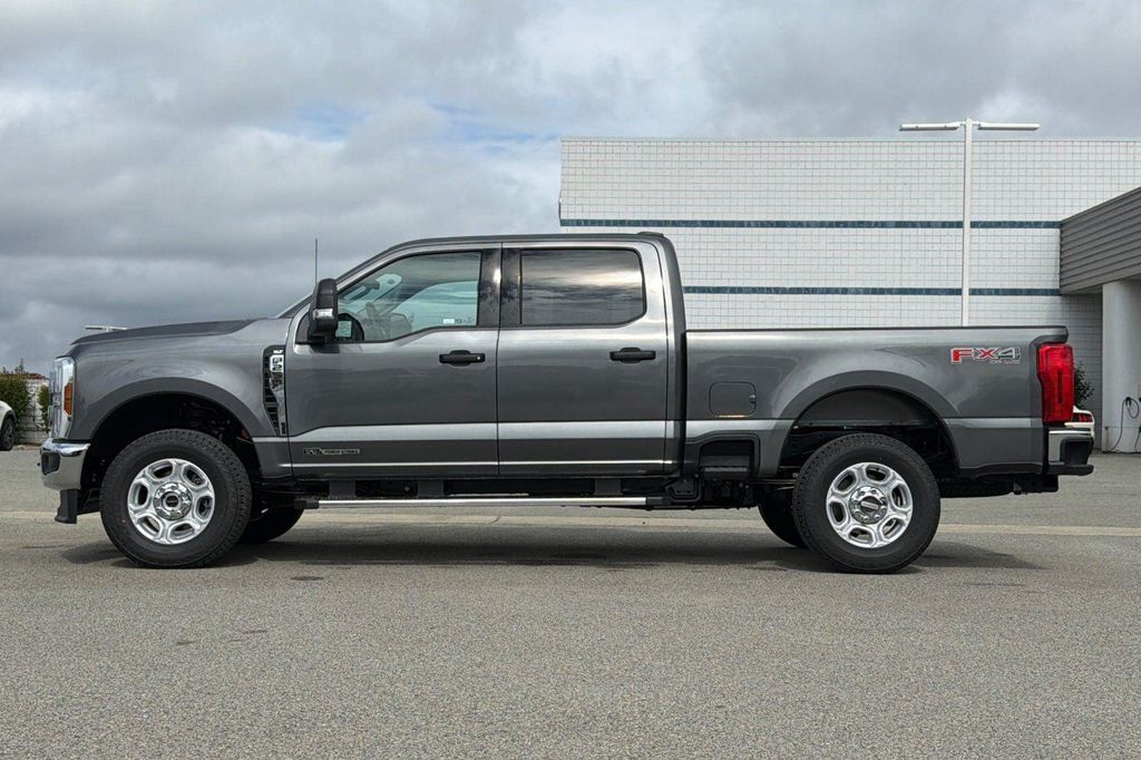 صورة 7 لـ 2026 FORD F-250 XLT