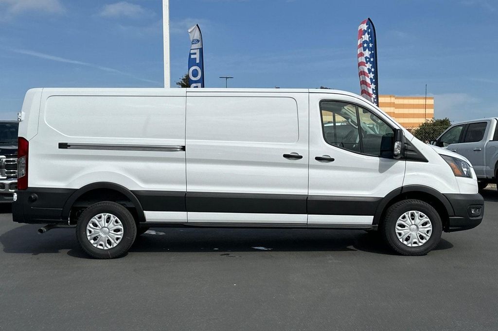 صورة 3 لـ 2025 FORD TRANSIT-150 BASE
