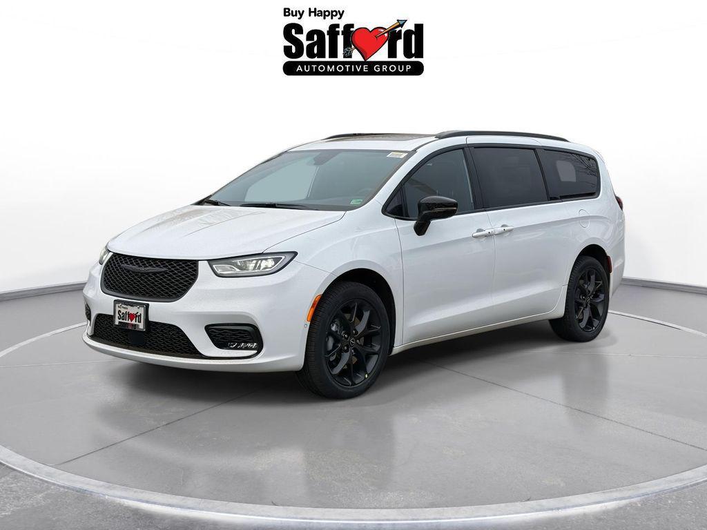 New 2026 Chrysler Pacifica L