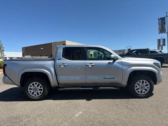 صورة 4 لـ 2025 Toyota TACOMA SR5