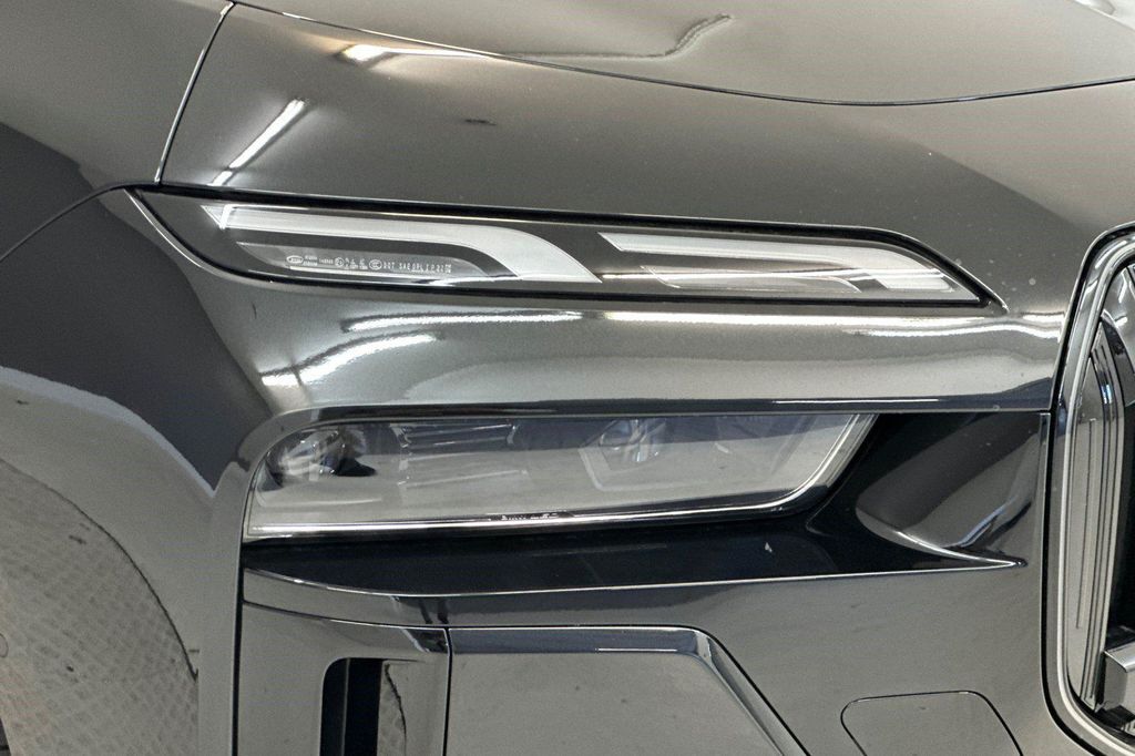صورة مصغرة 11 لـ 2026 BMW I7 EDRIVE50