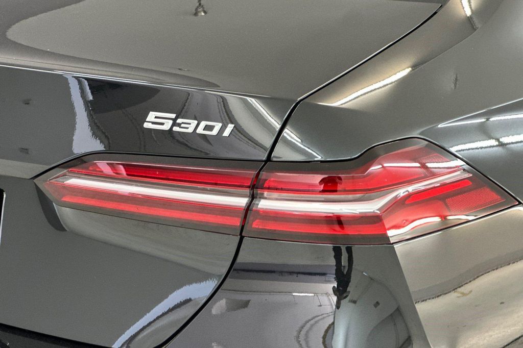 2027 BMW 530 530I — миниатюра 27