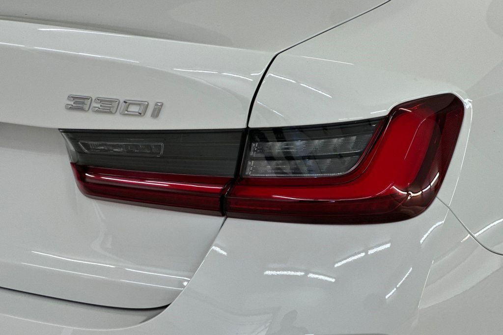 2026 BMW 330 NA — миниатюра 23
