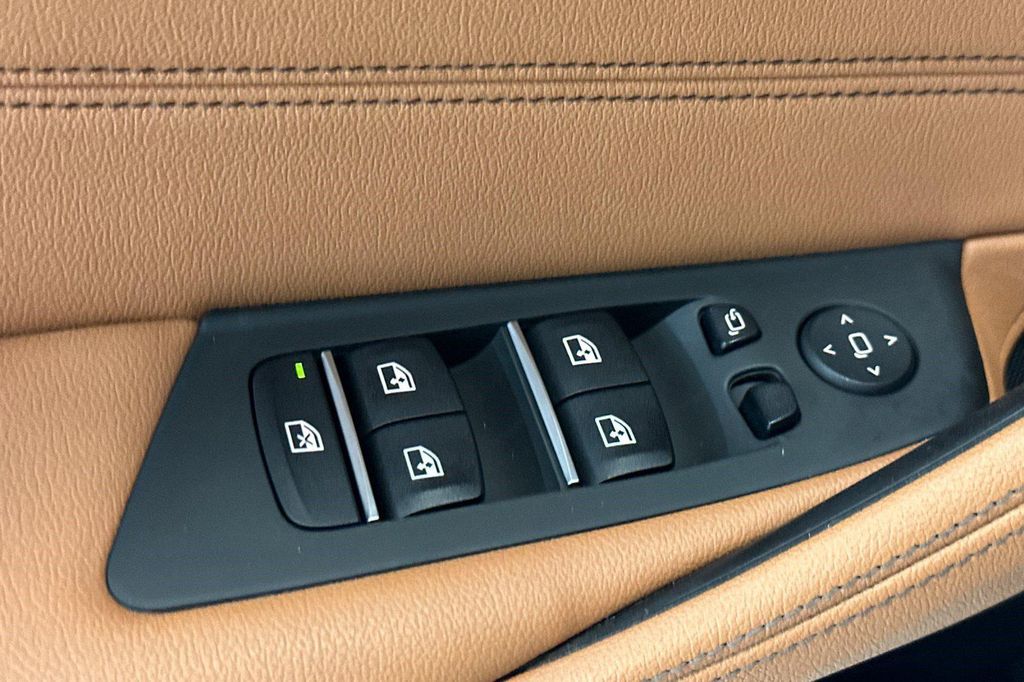 2023 BMW 530E BASE — фото 13