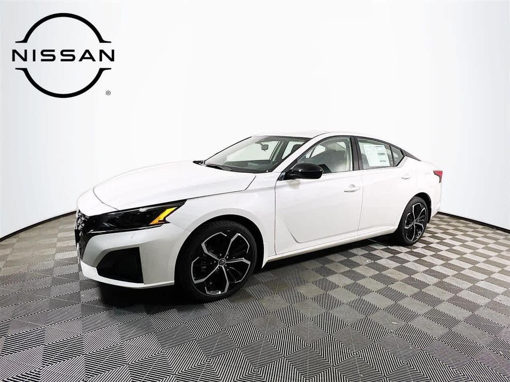 New 2025 Nissan Altima SR AWD