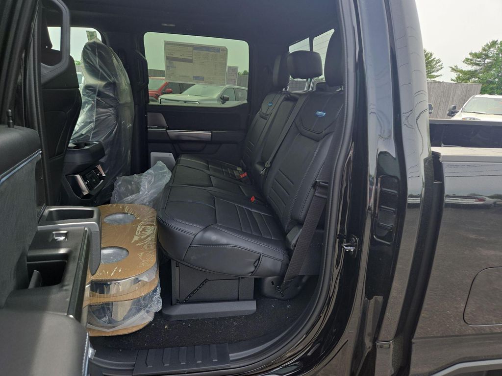 2026 FORD F-350 PLATINUM — фото 4