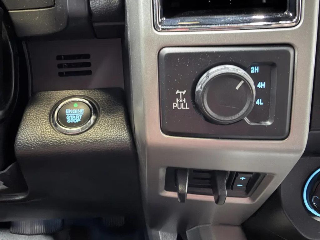 2020 FORD F-250 LARIAT — миниатюра 51