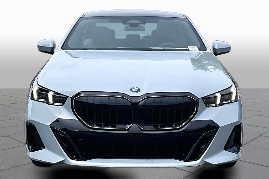 صورة 3 لـ 2026 BMW 530 XDRIVE