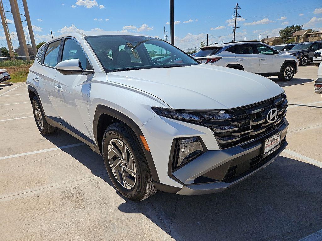 New 2026 Hyundai TUCSON Hybrid SE