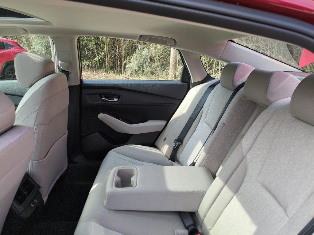 2026 Honda ACCORD SE — миниатюра 32