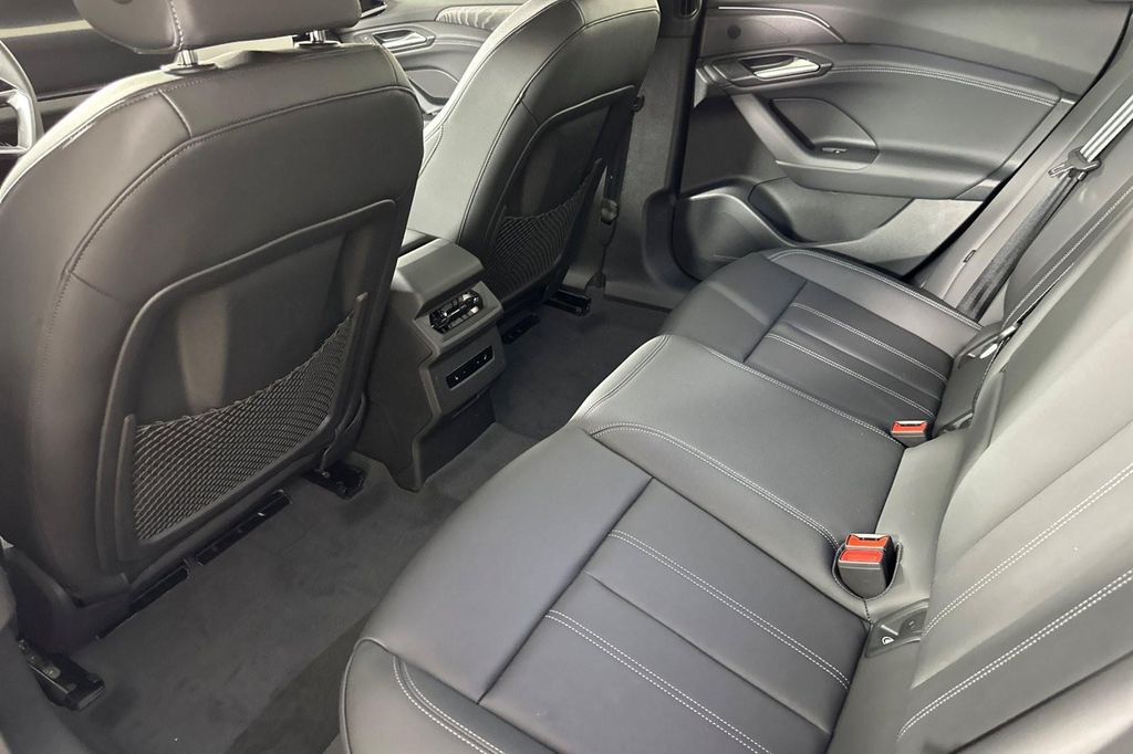 2027 AUDI A6 E-TRON PREMIUM 缩略图 11