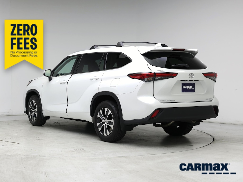 2022 TOYOTA HIGHLANDER XLE photo 2
