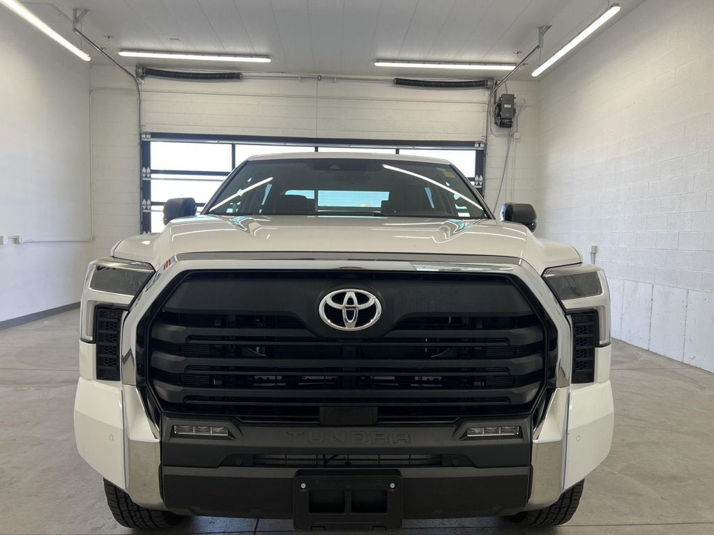صورة مصغرة 13 لـ 2023 Toyota TUNDRA SR5