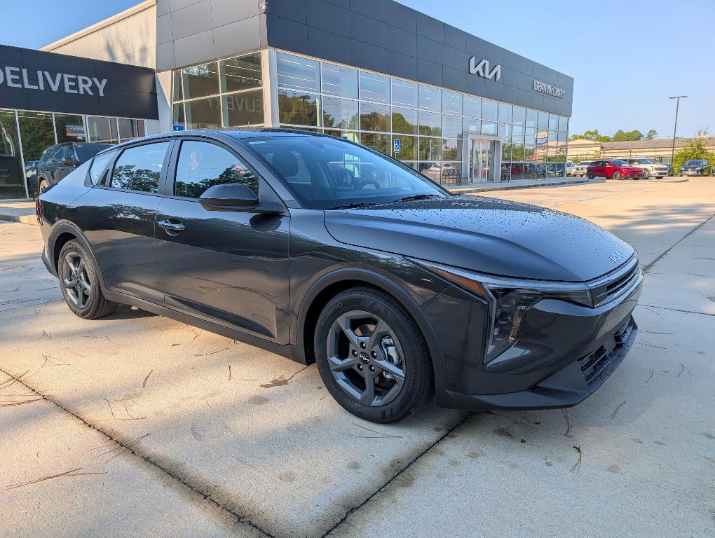 New 2026 Kia K4 LXS
