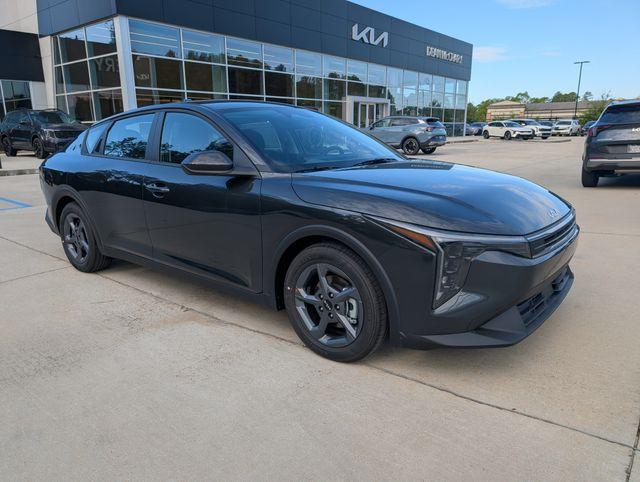 New 2026 Kia K4 LXS