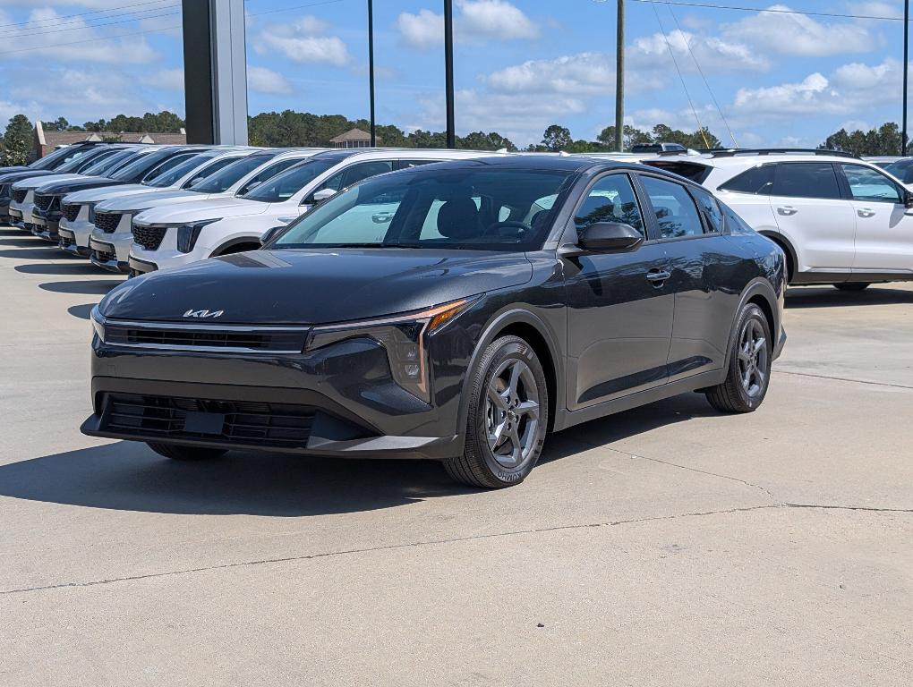 New 2026 Kia K4 LXS