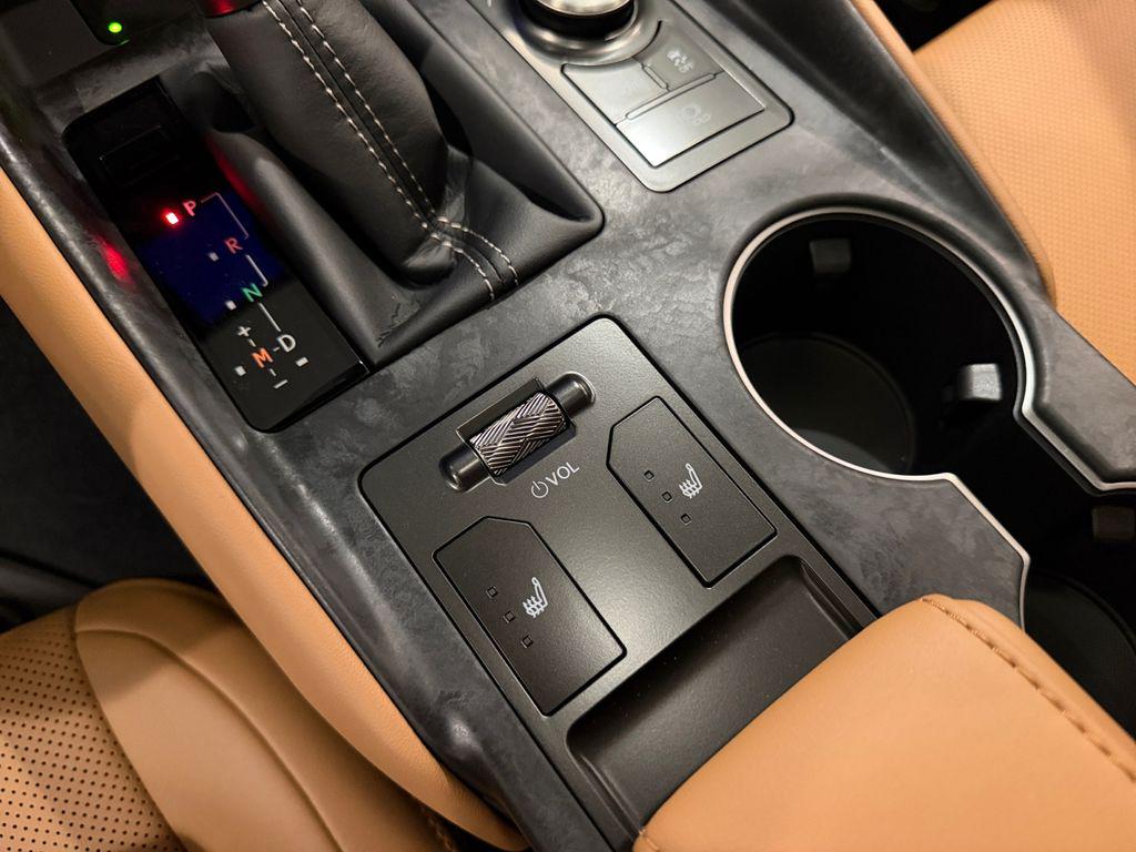 2026 Lexus IS 350 F SPORT DESIGN — фото 16