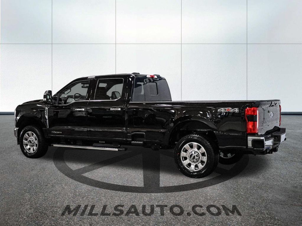 2026 FORD F-350 LARIAT 照片 4