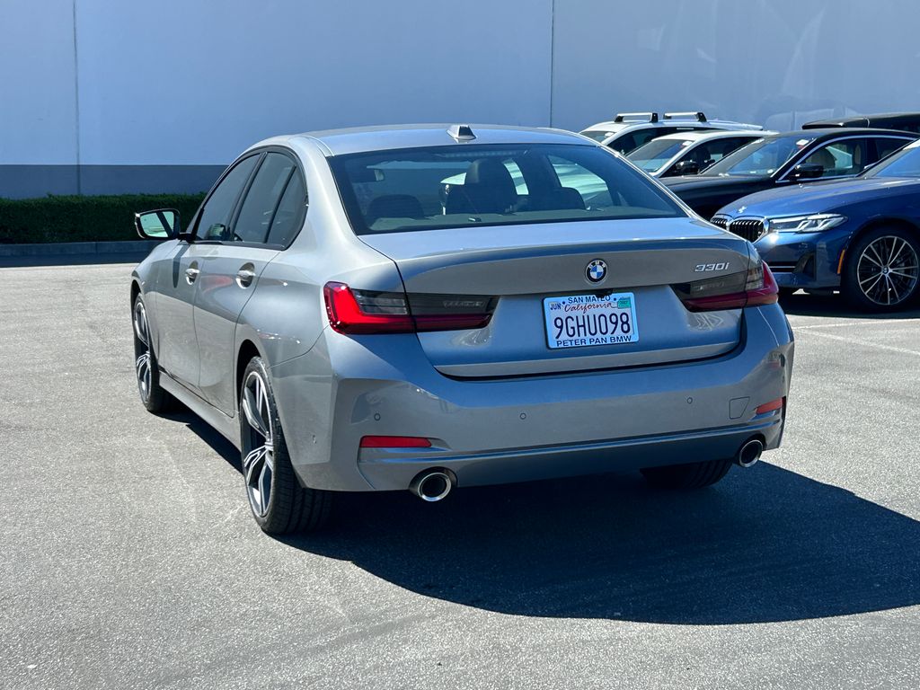 صورة 3 لـ 2023 BMW 330 330I