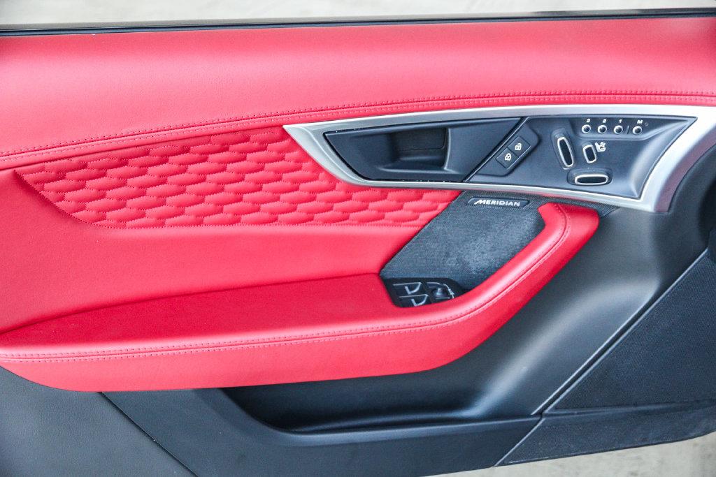 صورة مصغرة 20 لـ 2023 Jaguar F-TYPE P450 R-DYNAMIC AWD AUTOMATIC