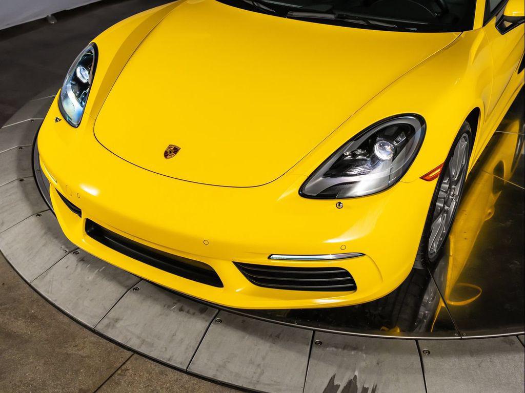 صورة 11 لـ 2023 Porsche 718 CAYMAN T