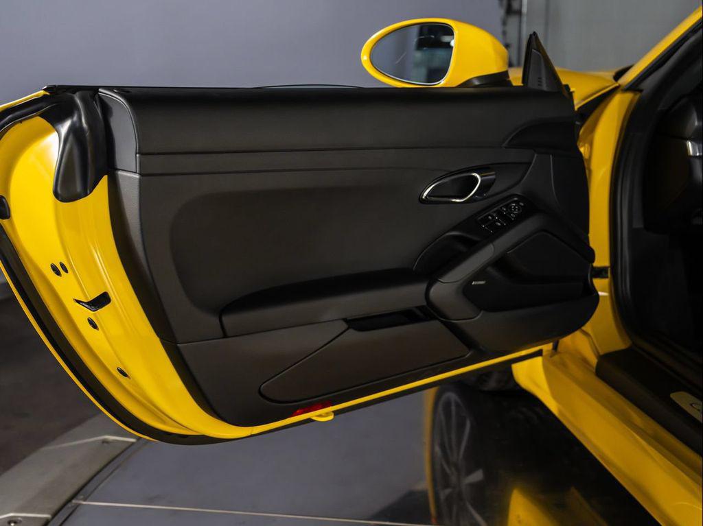 صورة 20 لـ 2023 Porsche 718 CAYMAN T