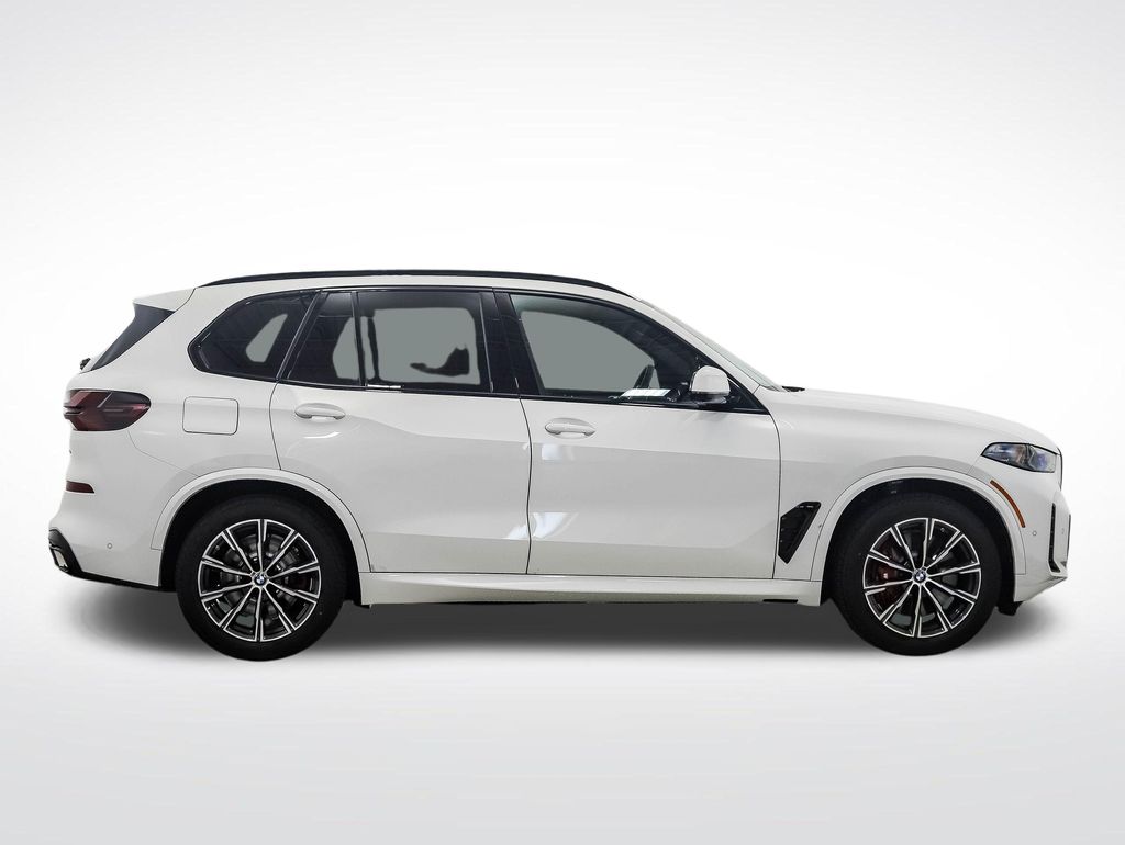 صورة 6 لـ 2026 BMW X5 XDRIVE50E