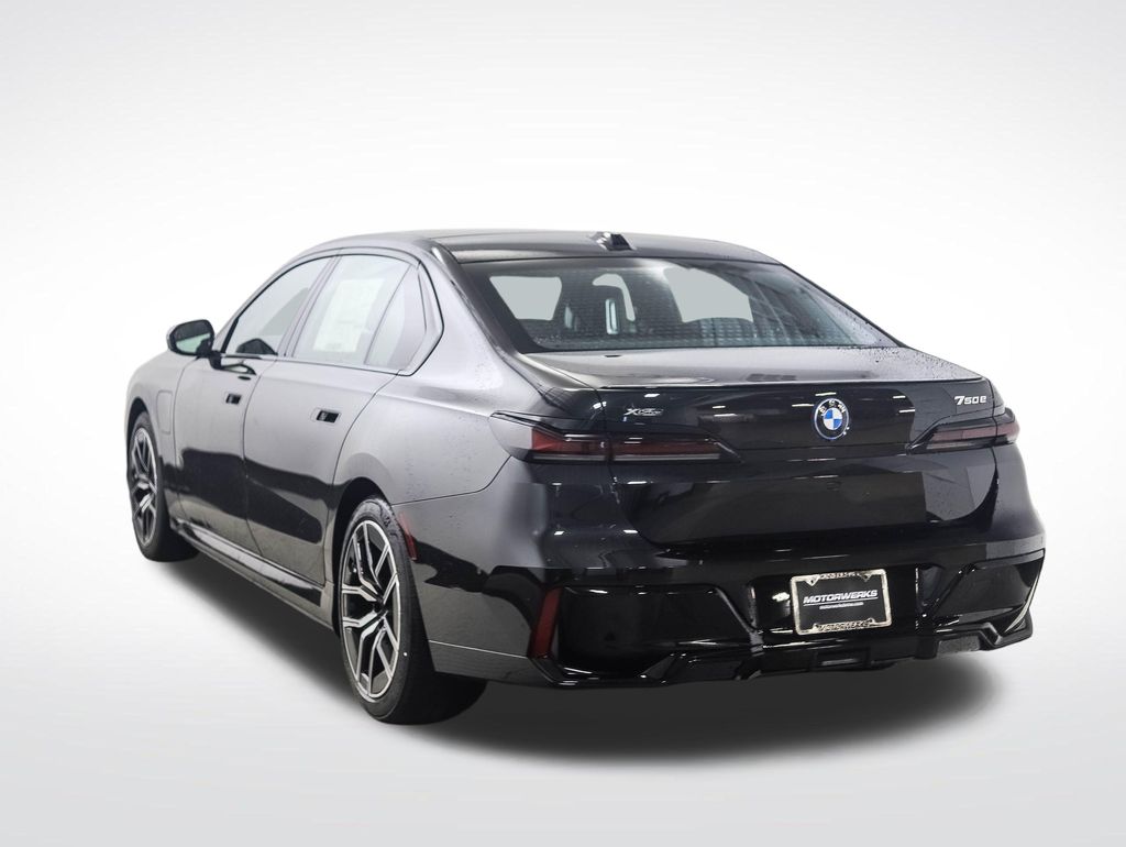 2026 BMW 750E 750E XDRIVE photo 3