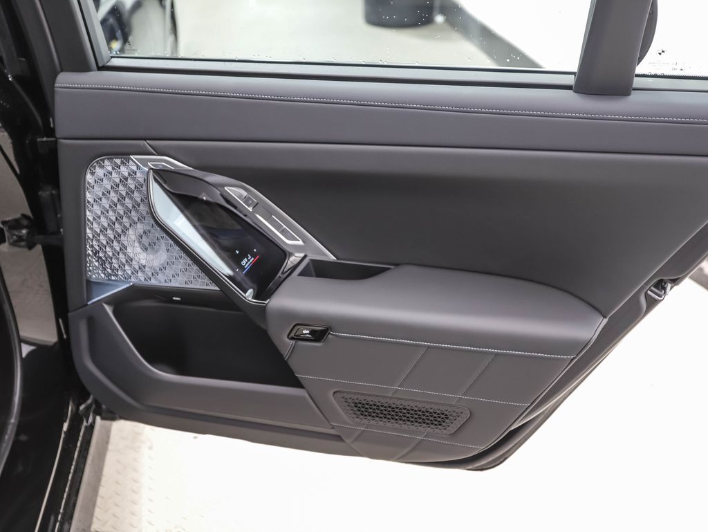 صورة مصغرة 26 لـ 2026 BMW 750E 750E XDRIVE