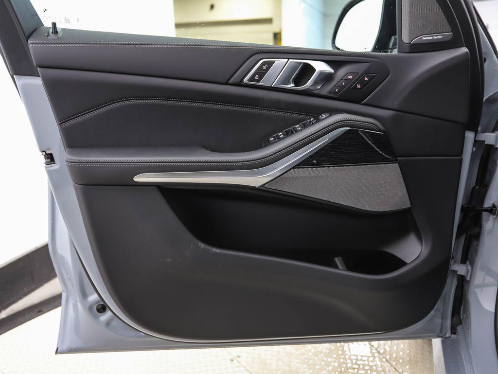 صورة 9 لـ 2026 BMW X5 XDRIVE40I