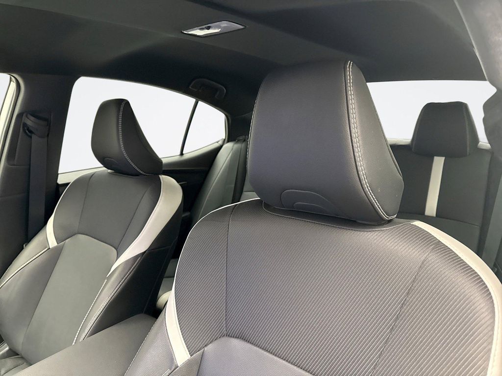 TOYOTA CAMRY - 10