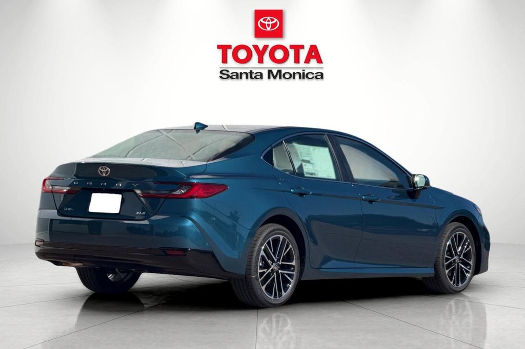 TOYOTA CAMRY - 3