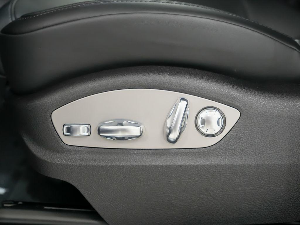 2026 Porsche MACAN — миниатюра 24