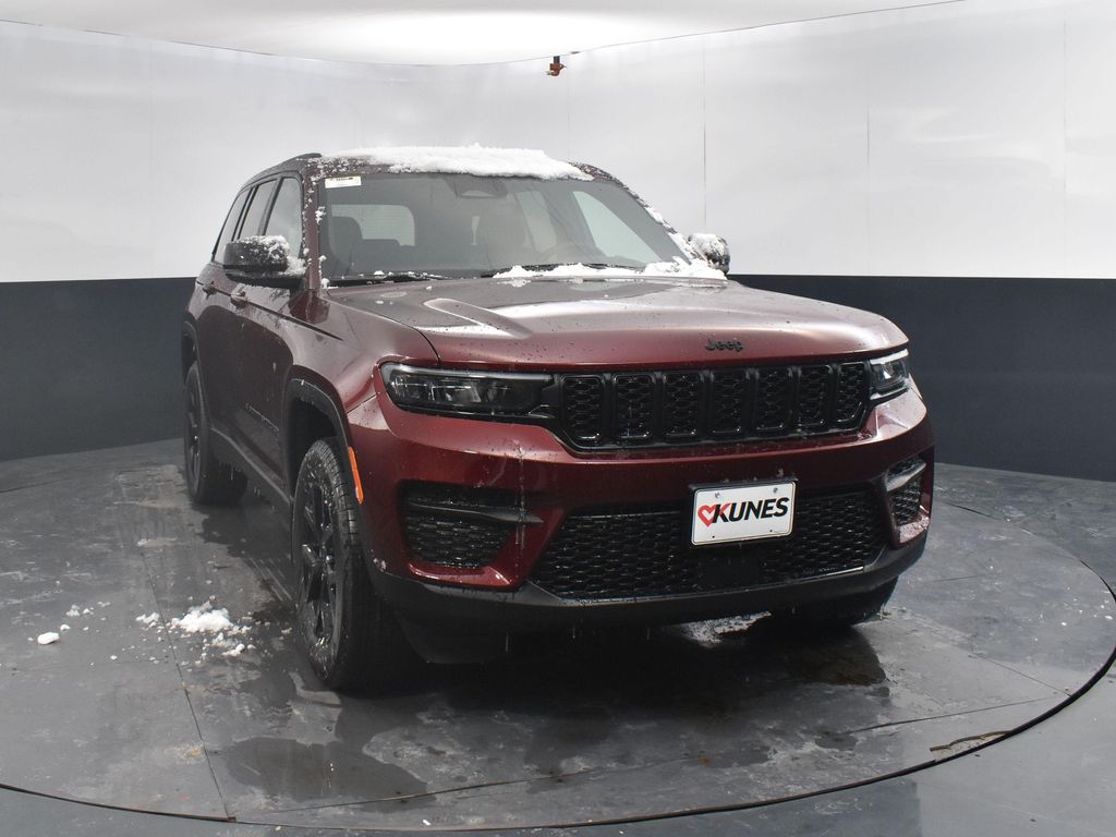 New 2025 Jeep Grand Cherokee Altitude