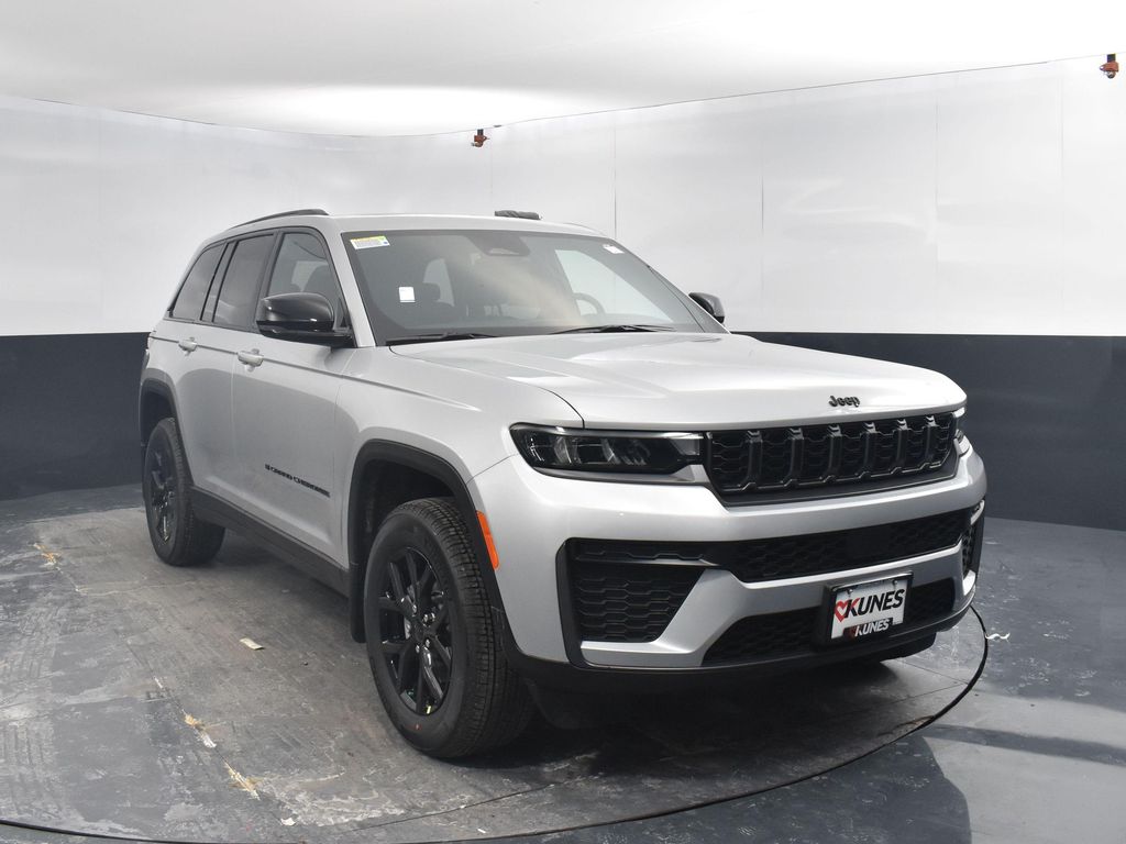 New 2026 Jeep Grand Cherokee Altitude