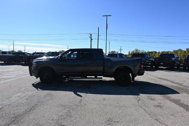 صورة 8 لـ 2024 RAM 3500 LARAMIE MEGA CAB 4X4 6'4' BOX