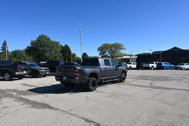 صورة 4 لـ 2024 RAM 3500 LARAMIE MEGA CAB 4X4 6'4' BOX