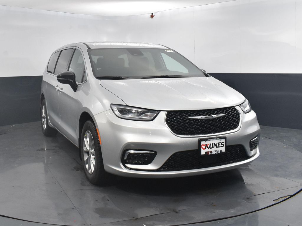 New 2026 Chrysler Pacifica L