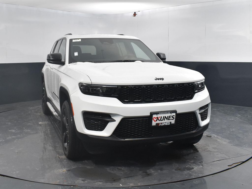 New 2025 Jeep Grand Cherokee Altitude