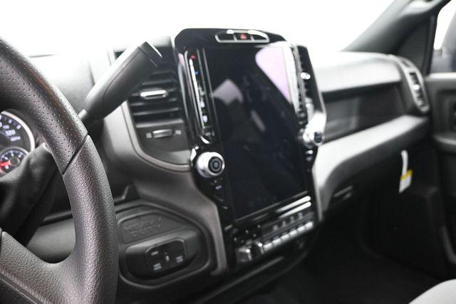 2026 RAM 2500 BLACK EXPRESS CREW CAB 4X4 6'4' BOX — миниатюра 23