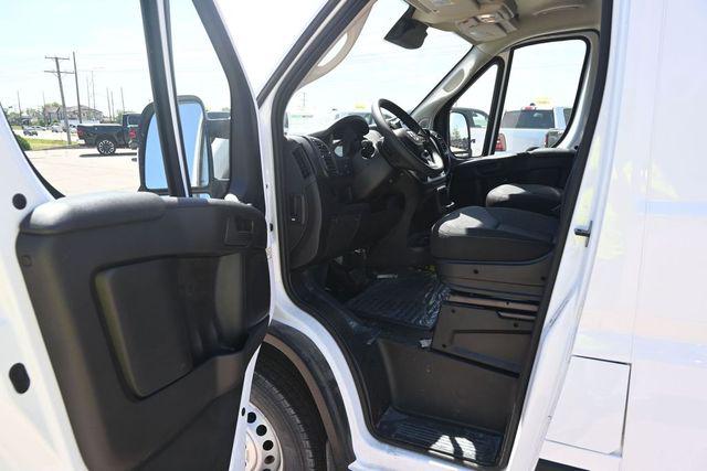 صورة 2 لـ 2026 RAM PROMASTER 2500 TRADESMAN