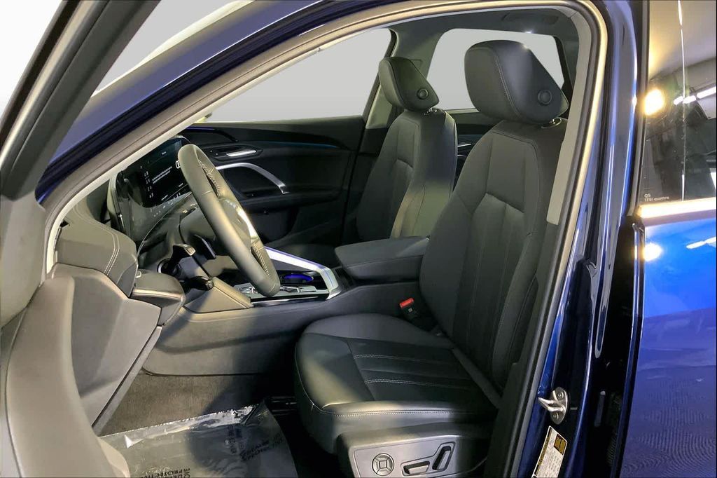 صورة 9 لـ 2025 AUDI Q5 PREMIUM TFSI QUATTRO S TRONIC