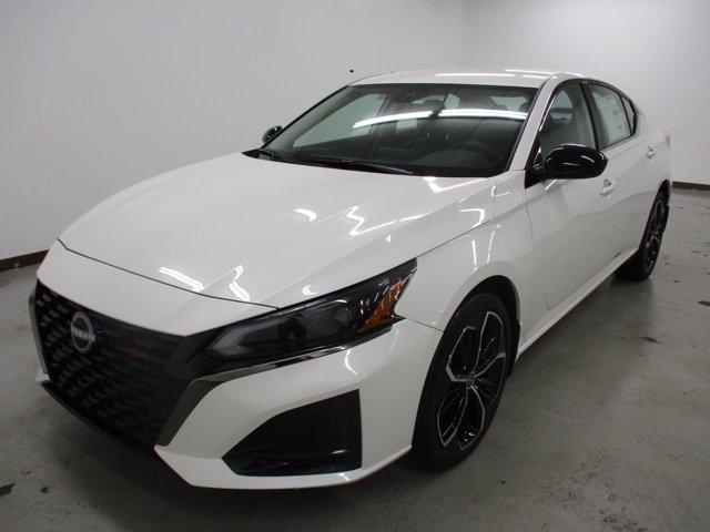 New 2025 Nissan Altima SR AWD