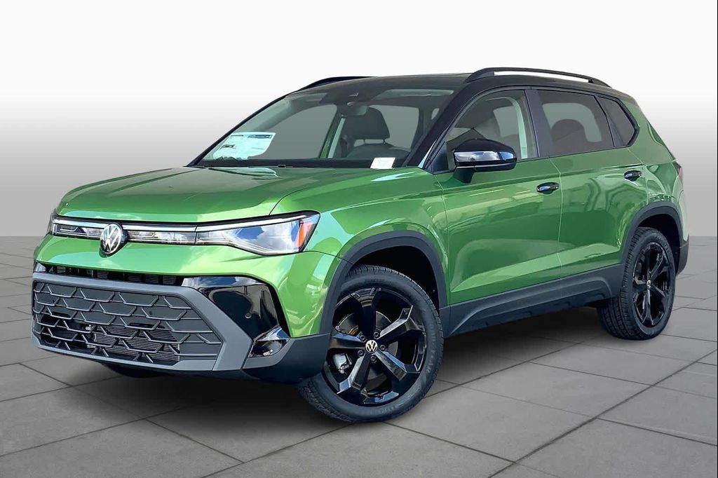 New 2026 Volkswagen Taos SE Black
