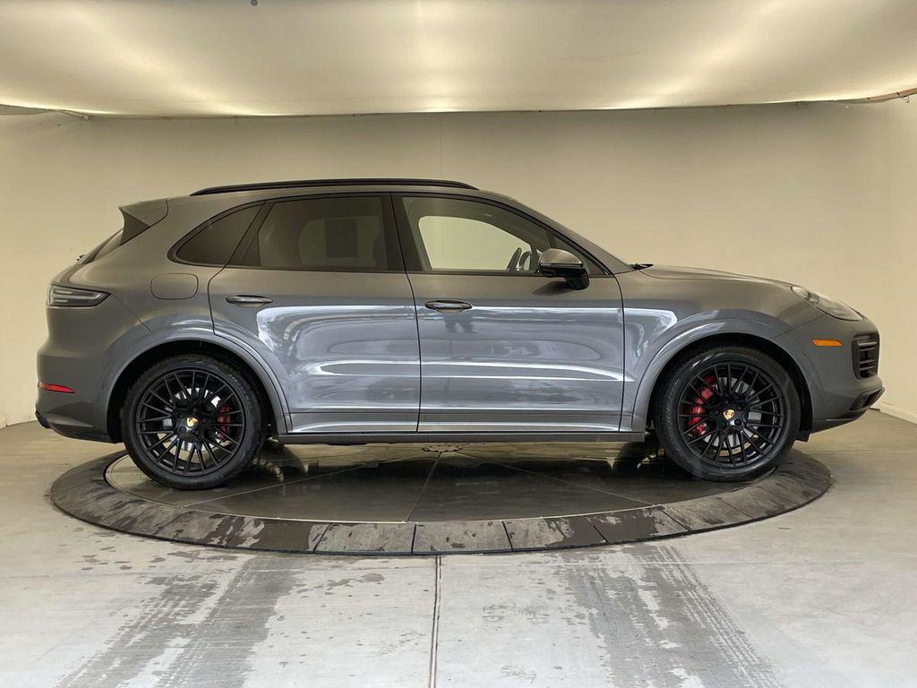 PORSCHE CAYENNE - 8