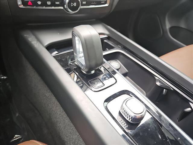 2024 Volvo XC60 RECHARGE PLUG-IN HYBRID T8 PLUS DARK THEME — фото 10