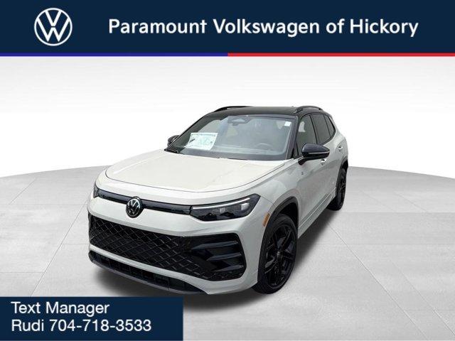 New 2026 Volkswagen Tiguan 2.0T SE R-Line Black